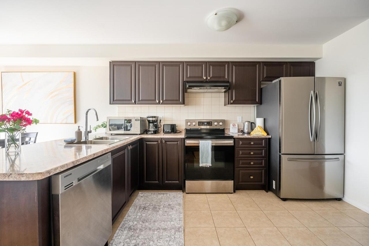 New 3Br Townhouse, Minutes To Niagara Falls And Brock University By Globalstay ソロルド エクステリア 写真