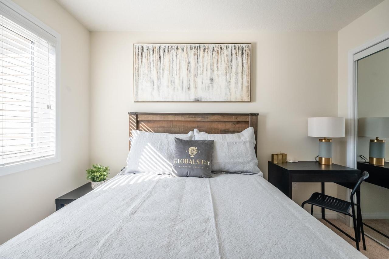 New 3Br Townhouse, Minutes To Niagara Falls And Brock University By Globalstay ソロルド エクステリア 写真
