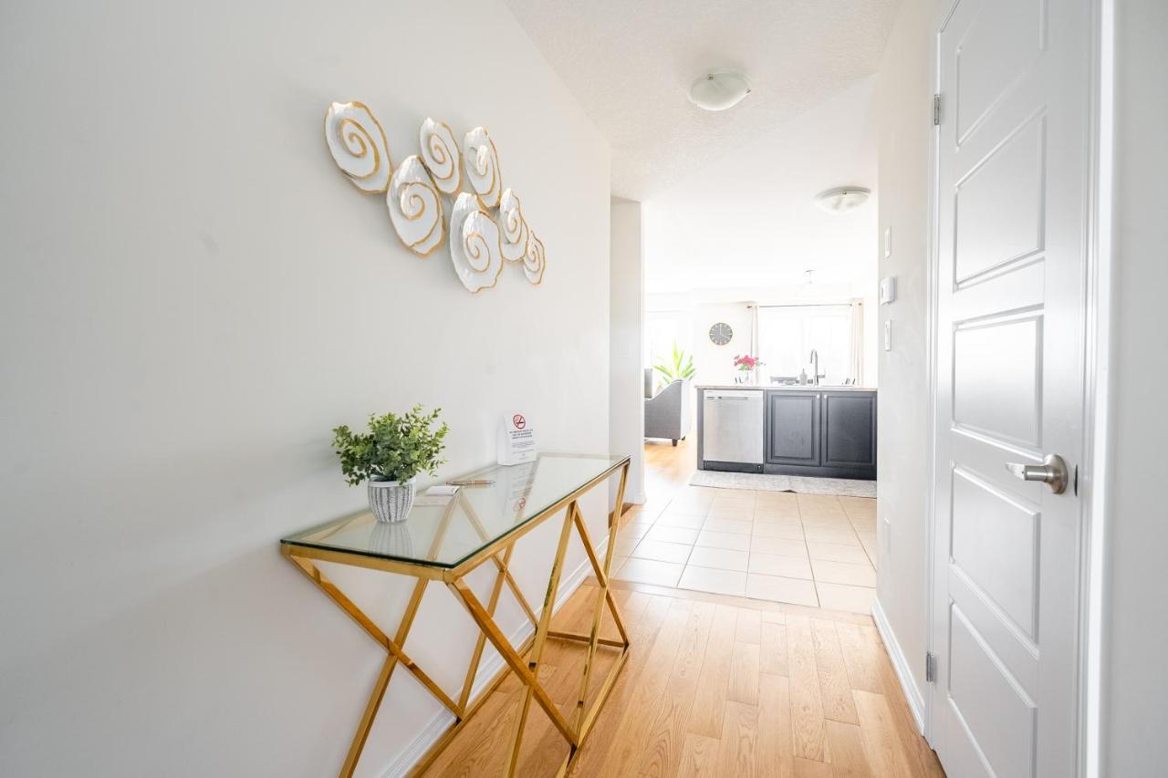 New 3Br Townhouse, Minutes To Niagara Falls And Brock University By Globalstay ソロルド エクステリア 写真