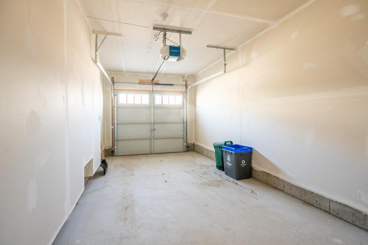 New 3Br Townhouse, Minutes To Niagara Falls And Brock University By Globalstay ソロルド エクステリア 写真