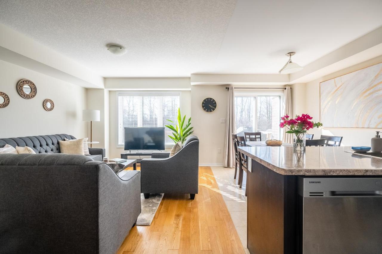 New 3Br Townhouse, Minutes To Niagara Falls And Brock University By Globalstay ソロルド エクステリア 写真