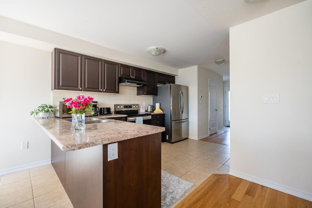 New 3Br Townhouse, Minutes To Niagara Falls And Brock University By Globalstay ソロルド エクステリア 写真